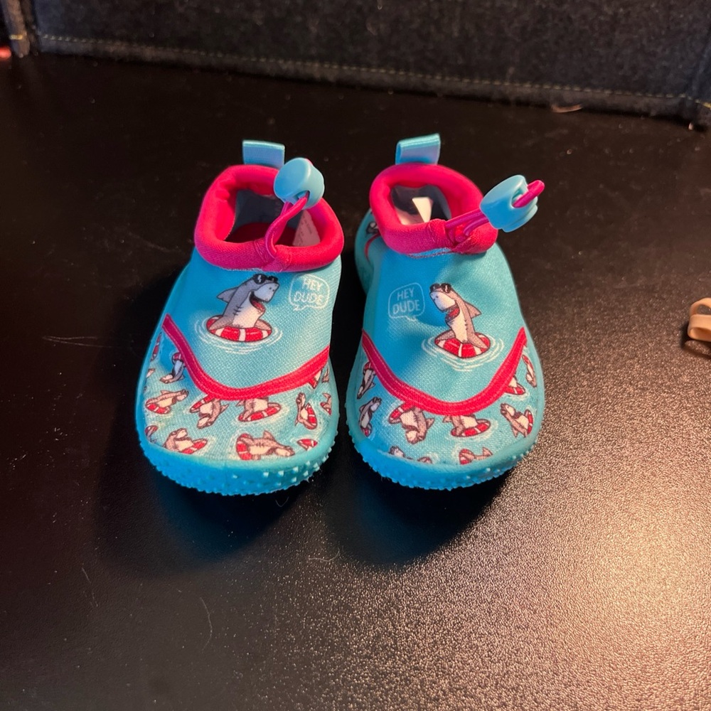 Girls Lily & Dan BOUTIQUE Beach Water Shoes‎ Blue Pink Sz 5/6 Shark Pool Splash